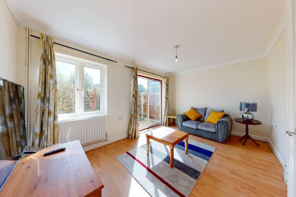 Super 2 Bed House With Privategarden * Londres
